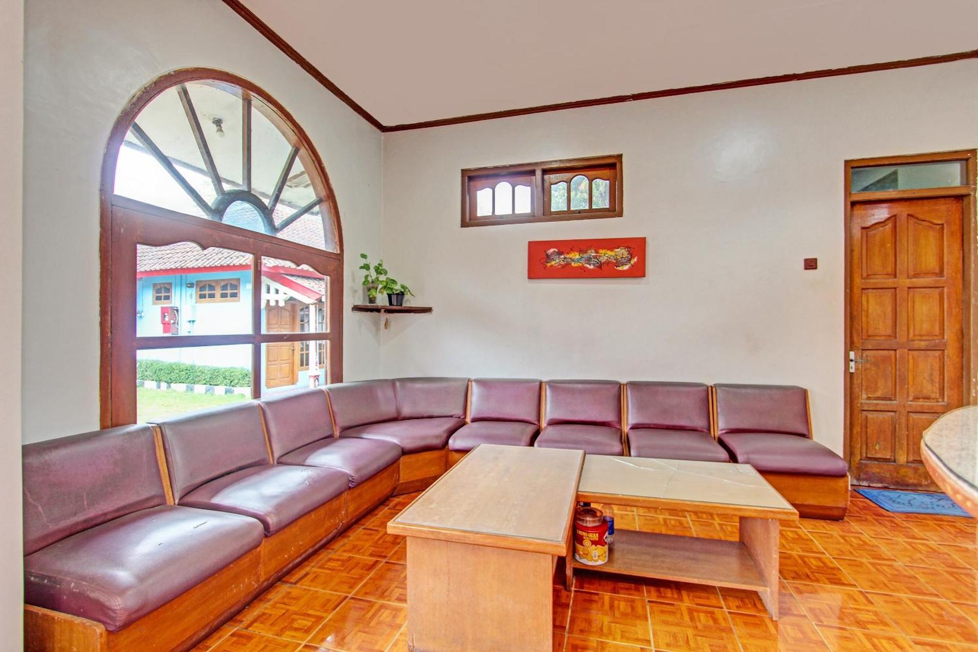 Hotel Capital O 91644 Loka Hause Salatiga Esterno foto