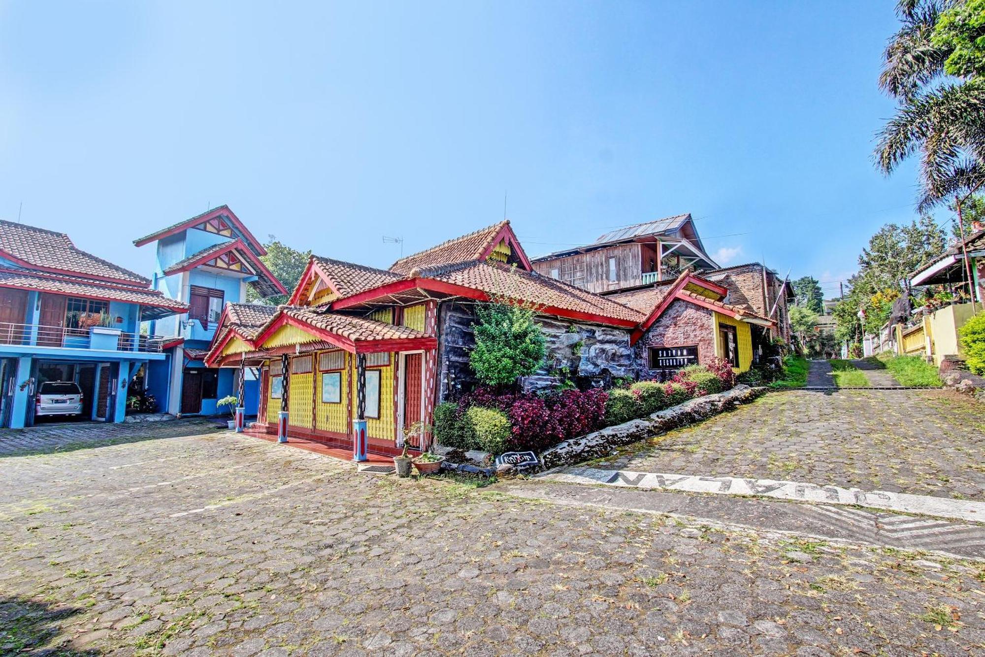 Hotel Capital O 91644 Loka Hause Salatiga Esterno foto