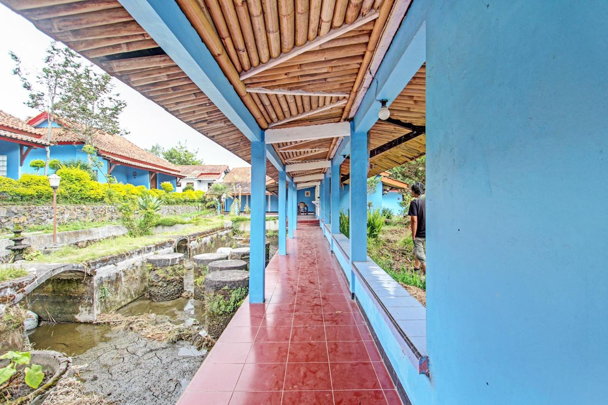 Hotel Capital O 91644 Loka Hause Salatiga Esterno foto