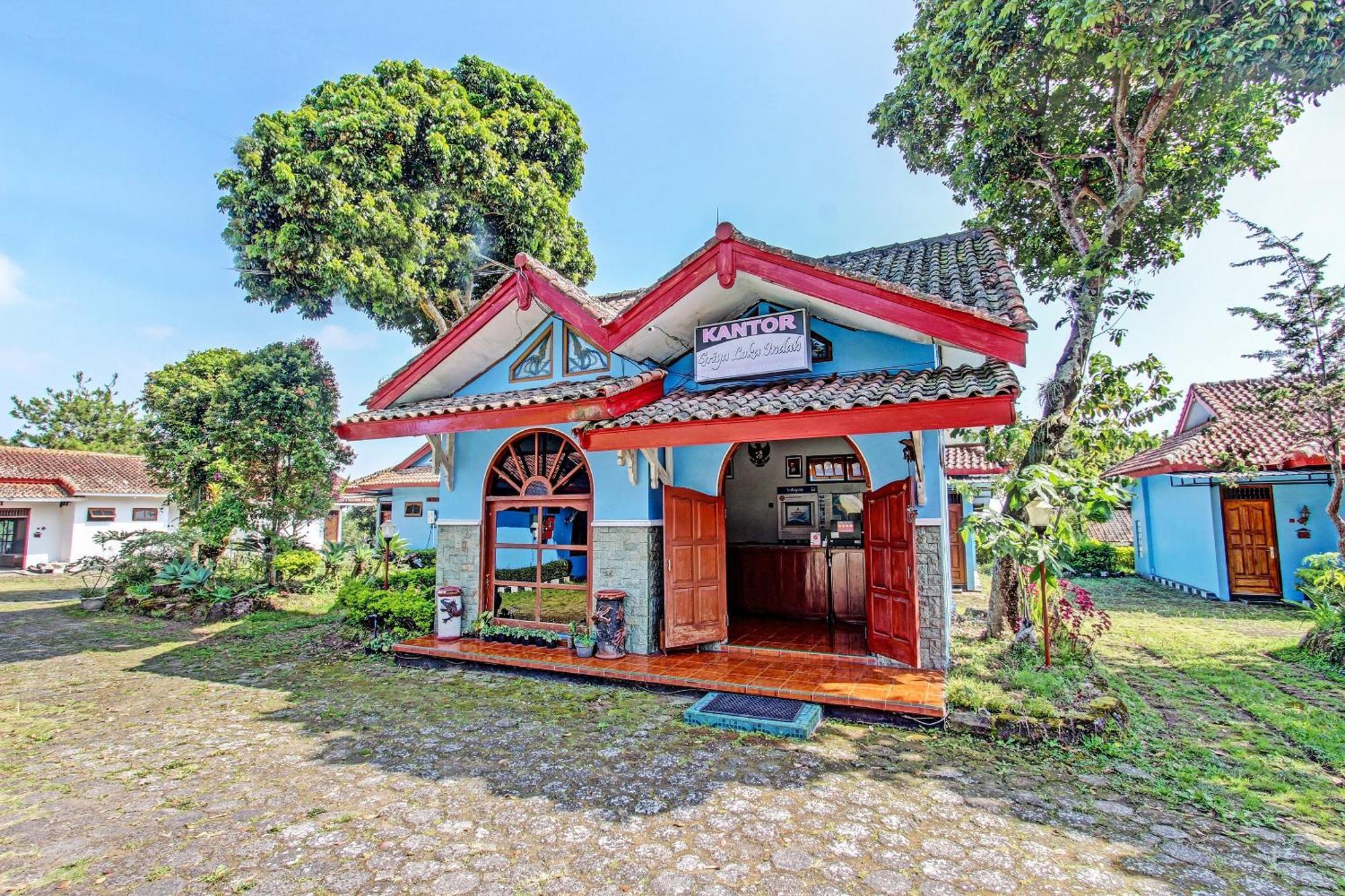 Hotel Capital O 91644 Loka Hause Salatiga Esterno foto